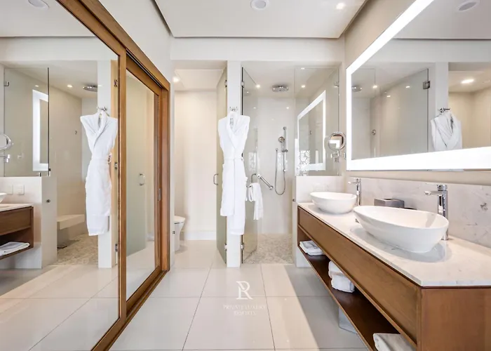 Resort Three Bdr Ocean Front Lockoff - La Valencia *