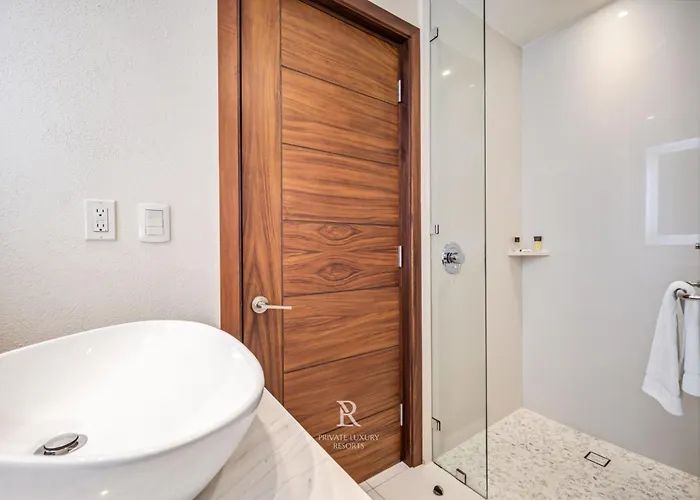 Resort Three Bdr Ocean Front Lockoff - La Valencia